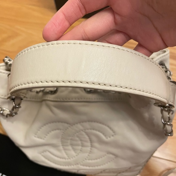 Preloved Chanel bucket chain bag-full set - Picture 6 of 13